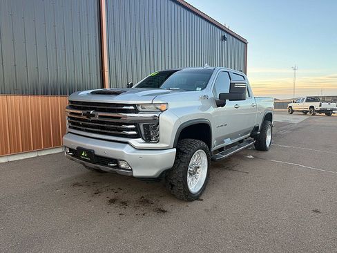 Used 2020 Chevrolet Silverado 2500 High Country w/ Technology Package image 2