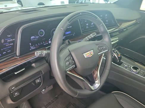 Used 2023 Cadillac Escalade Premium Luxury RWD image 26