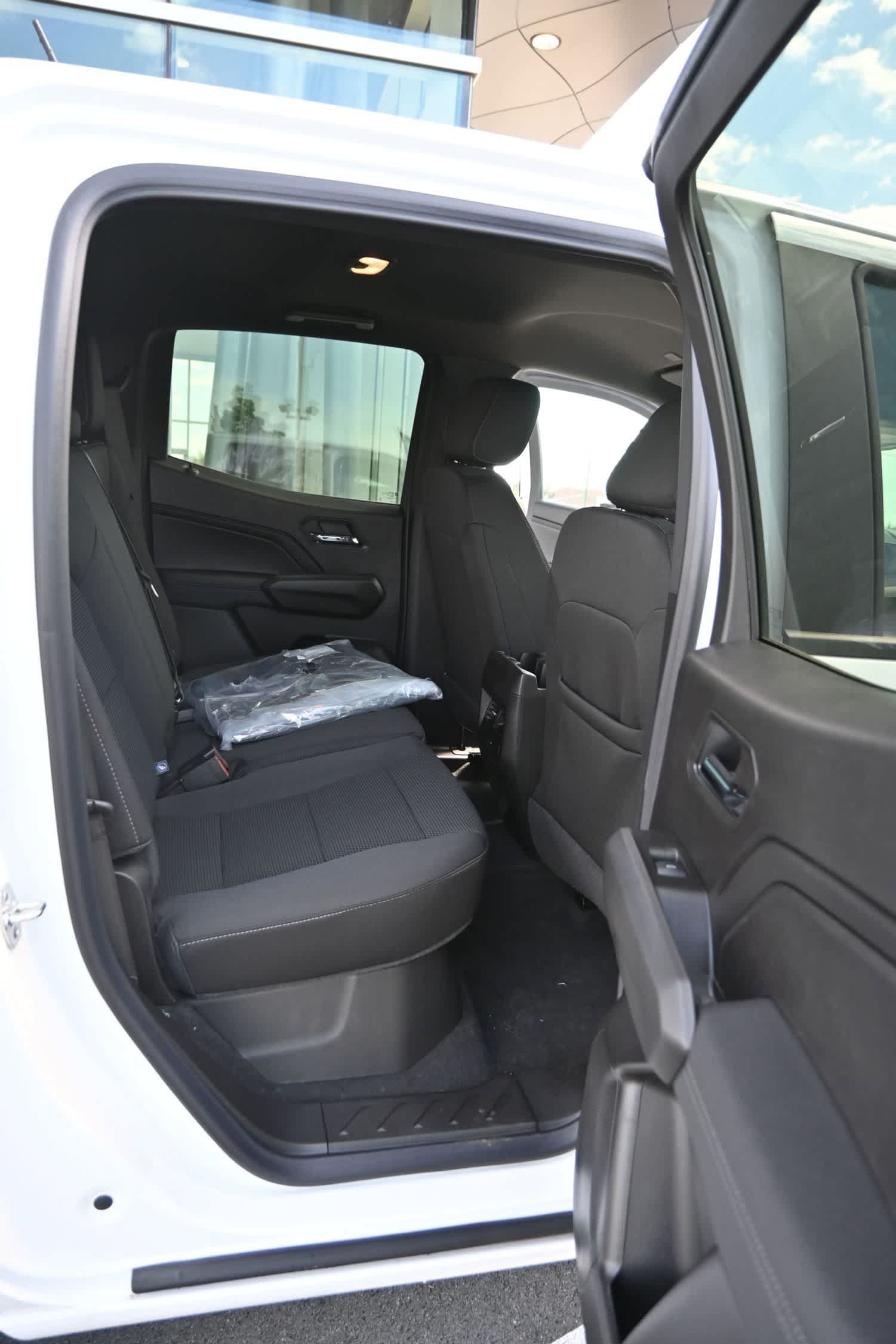 Used 2026 GMC Canyon Elevation w/ Technology Package RWD image 17