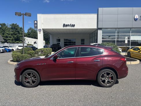 Used 2017 Maserati Levante w/ Sport Package AWD/4WD image 2