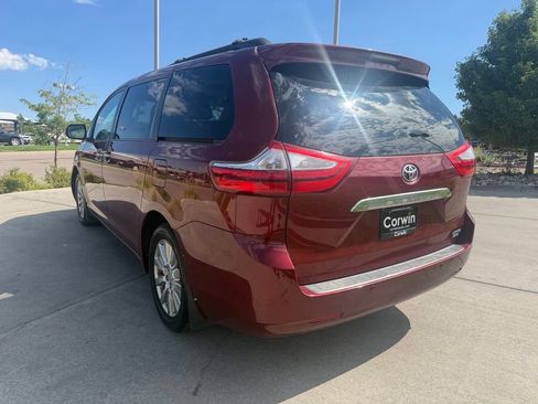 Used 2017 Toyota Sienna Limited AWD/4WD image 5