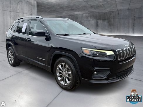Used 2020 Jeep Cherokee Latitude Plus image 9