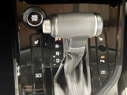 Used 2025 Kia Niro EX FWD image 17