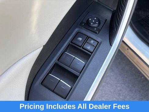 Used 2022 Toyota RAV4 XLE FWD image 25