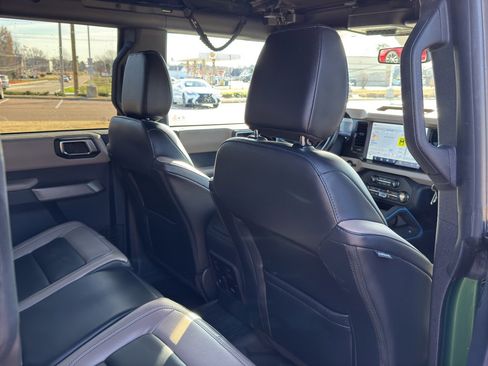 Used 2023 Ford Bronco Wildtrak image 15