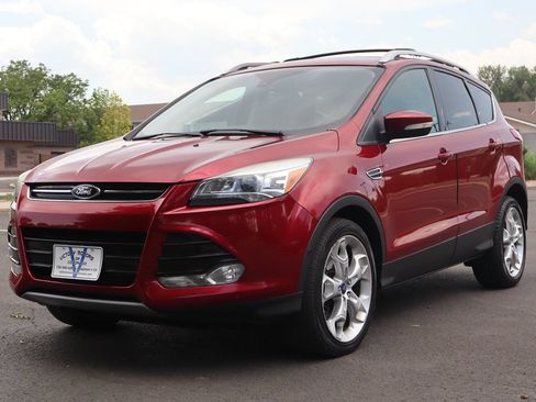 Used 2015 Ford Escape Titanium w/ Equipment Group 301A AWD/4WD image 11
