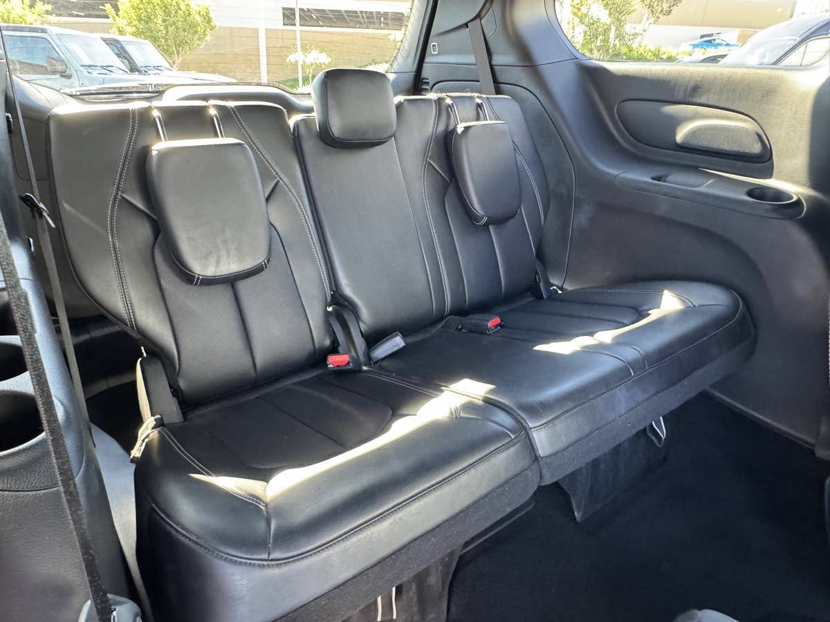 Used 2026 Chrysler Pacifica Select FWD image 18