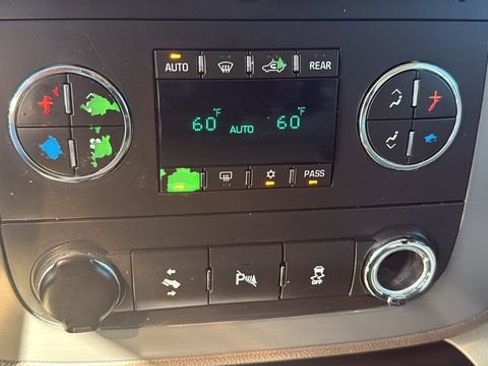 Used 2012 GMC Yukon XL SLT RWD image 21