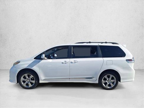 Used 2012 Toyota Sienna SE image 18