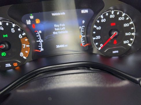 Used 2022 Jeep Compass Latitude image 10