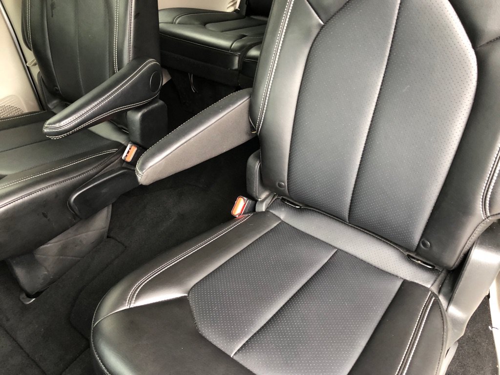 Used 2024 Chrysler Pacifica Touring-L FWD image 22
