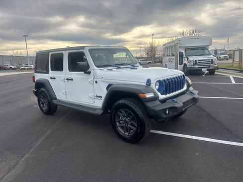 Used 2024 Jeep Wrangler Sport S image 7