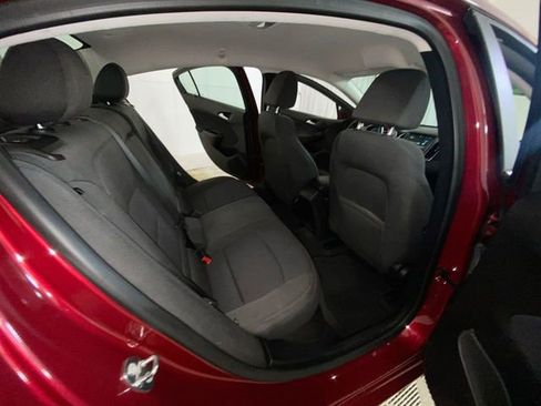 Used 2018 Chevrolet Cruze LT w/ Convenience Package image 32