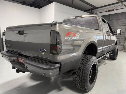 Used 2004 Ford F250 Lariat image 5