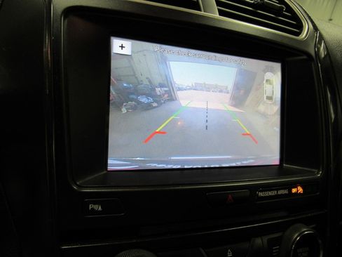 Used 2018 Ford Explorer XLT w/ Equipment Group 202A AWD/4WD image 23