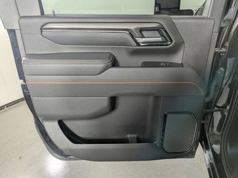 Used 2025 GMC Sierra 2500 AT4 w/ Technology Package image 21