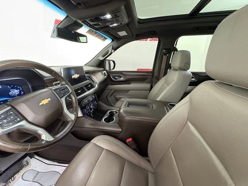 Used 2022 Chevrolet Suburban LT w/ LT Signature Package AWD/4WD image 13