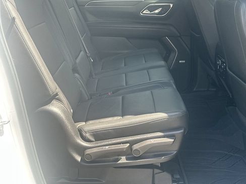 Used 2024 Chevrolet Suburban Z71 w/ Luxury Package AWD/4WD image 16