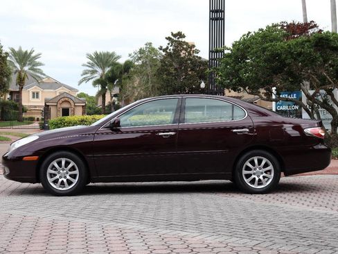 Used 2003 Lexus ES 330 image 2