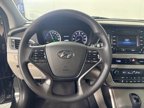 Used 2016 Hyundai Sonata SE image 16