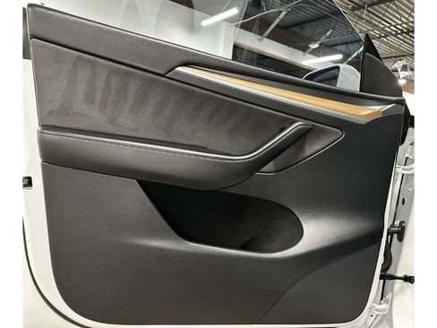 Used 2023 Tesla Model Y Performance image 18