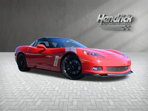 Used 2006 Chevrolet Corvette Coupe w/ Performance Package image 2