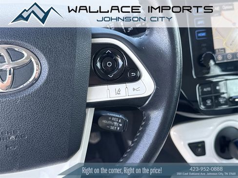 Used 2016 Toyota Prius Three w/ Advanced Technology Package image 33