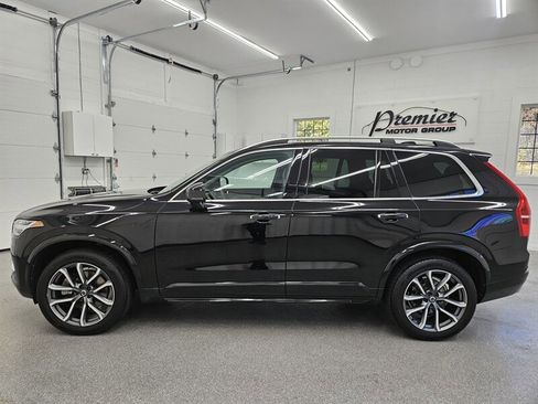 Used 2017 Volvo XC90 T6 Momentum w/ Vision Package image 8