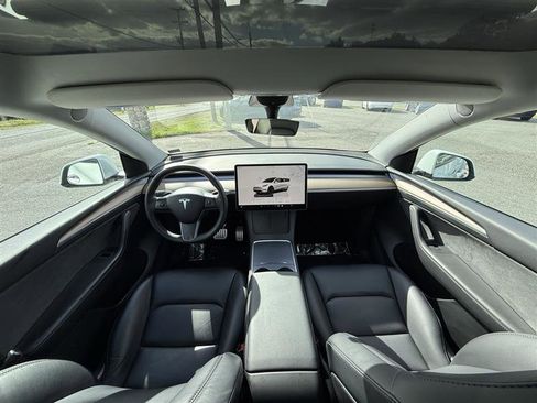 Used 2023 Tesla Model Y Long Range image 12