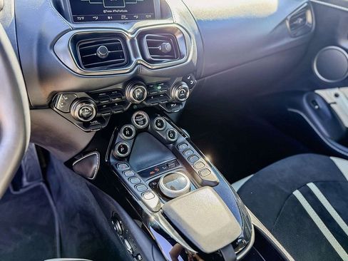 Used 2023 Aston Martin V8 Vantage Coupe image 26