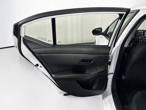 Used 2024 Nissan Sentra SV FWD image 24