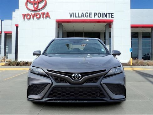 Used 2023 Toyota Camry SE image 9