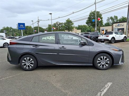 Used 2020 Toyota Prius Prime XLE image 8