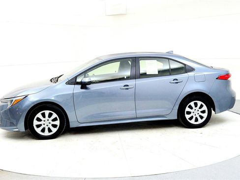 Used 2024 Toyota Corolla LE image 3