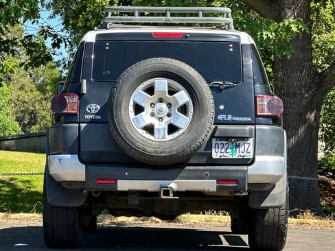 Used 2007 Toyota FJ Cruiser 4WD image 7