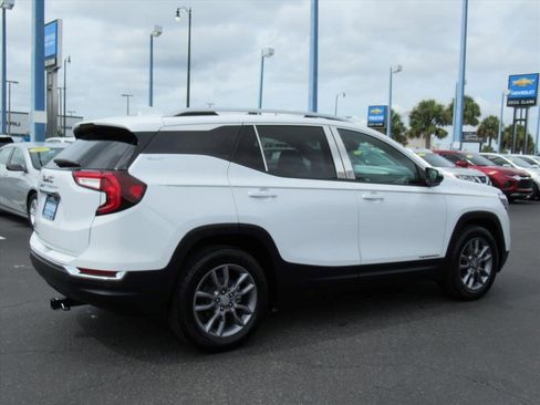 Certified 2023 GMC Terrain SLT w/ Tech Package image 8