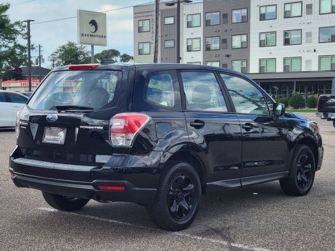 Used 2018 Subaru Forester 2.5i AWD/4WD image 10