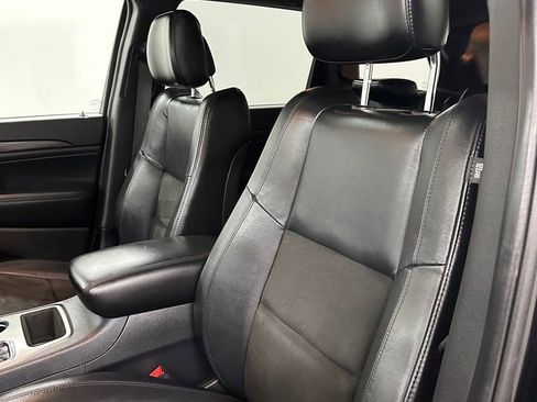 Used 2019 Jeep Grand Cherokee Altitude image 13