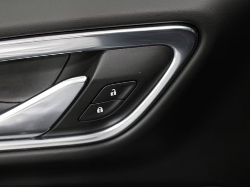 Used 2023 Chevrolet Suburban LS image 8