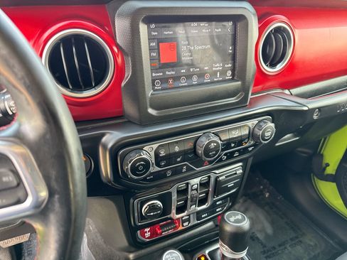 Used 2021 Jeep Wrangler Unlimited Rubicon w/ Safety Group AWD/4WD image 16