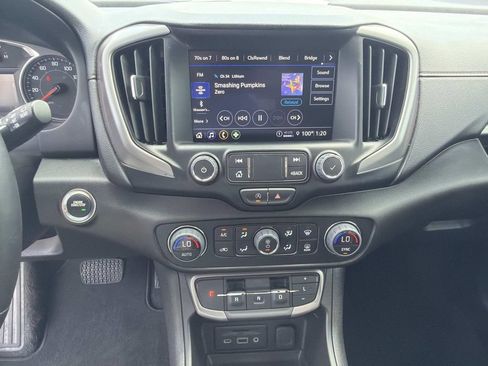 Used 2024 GMC Terrain AT4 AWD/4WD image 27