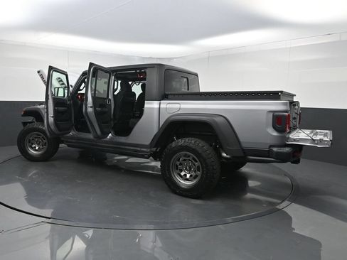Used 2020 Jeep Gladiator Rubicon AWD/4WD image 39