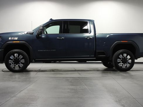 Used 2026 GMC Sierra 2500 Denali w/ Denali Reserve Package AWD/4WD image 7