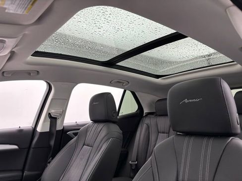 New 2026 Buick Envision Avenir image 5