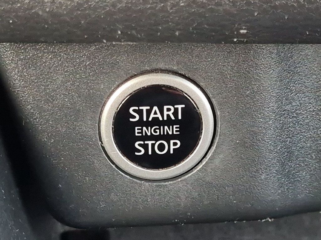 Used 2023 Nissan Rogue S FWD image 16