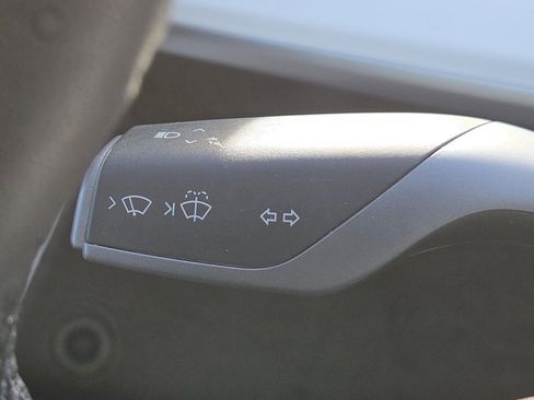 Used 2021 Tesla Model 3 Standard Range Plus image 16