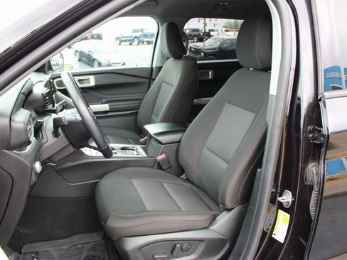 Used 2022 Ford Explorer XLT image 12