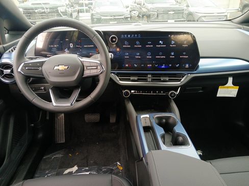 New 2026 Chevrolet Equinox EV LT image 7