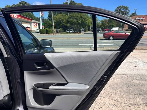 Used 2016 Honda Accord LX image 14