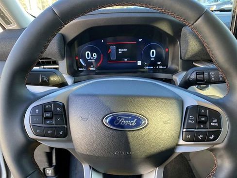 Used 2025 Ford Explorer Active w/ Active Comfort Package image 16
